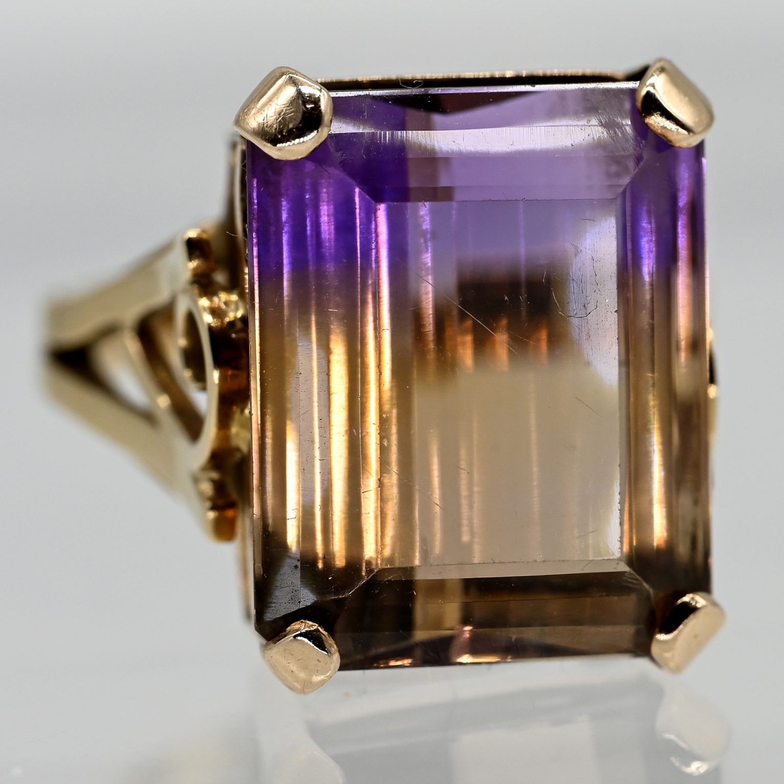 Fotos für Onlinekatalog zur 99. Auktion am  08.03.2026